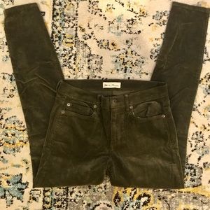 Gap corduroy pants in size 28R